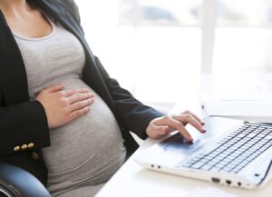 Як інспектор праці допоміг вагітній жінці відстояти своє право на працю, а роботодавцю не порушити вимоги законодавства