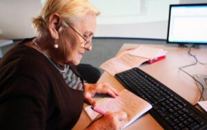 Чи потрібно подавати додаток з ЄСВ ФОПу, який є пенсіонером чи особою з інвалідністю?