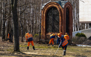 Категорії осіб, яких залучатимуть до громадських та інших тимчасових робіт під час війни: перелік розширено