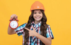 Яка максимальна тривалість робочого часу неповнолітніх: пояснює Держпраці