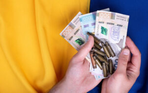 Звільнені з полону українці отримали одноразову грошову допомогу
