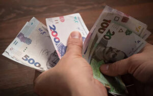 Мінсоцполітики інформує, що грошову допомогу зможуть отримати ще 50 тисяч українців