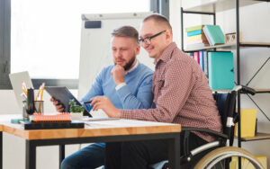 Особи з інвалідністю мають право здійснювати трудову діяльність за неповним робочим днем або робочим тижнем
