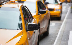 Як на ціни і роботу таксі та кур’єрів вплине проєкт Закону про спрощене оподаткування