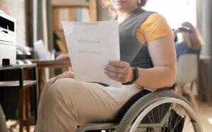 Дещо про звільнення особи з інвалідністю через незгоду на переведення