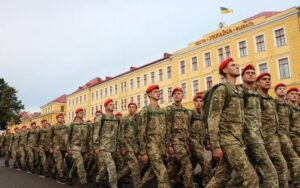 Більше місць і стипендія до 20 тисяч гривень: військові виші змінюють умови навчання