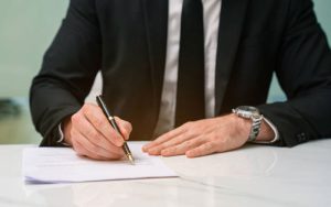Уряд перейменував, ліквідував та об’єднав деякі міністерства