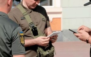 Міноборони зобов’язало працівників ТЦК та СП здійснювати відеофіксацію під час перевірки документів