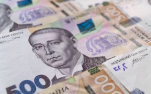 Доплати за додаткове навантаження держслужбовцям — що кажуть у НАДС