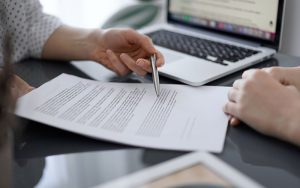 Нефіксований робочий час: чи треба укладати договір письмово