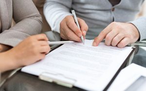 Зміна безстрокового трудового договору на строковий: можливо чи ні?