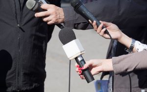 Бронювання працівників іноземних медіа: Уряд оновив правила