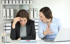 Що не є мобінгом: дії роботодавця в межах закону