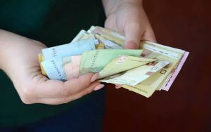 У Мінфіні заявили, що прожитковий мінімум буде переглянуто