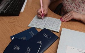 Трудова книжка в працівника: чи зобов’язаний роботодавець робити записи?