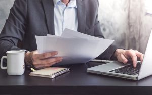 Доступні для завантаження: зразки документів у спецвипуску «КАДРОВИК.UA»