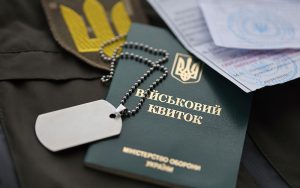 Кабмін дозволив повне бронювання працівників критично важливих підприємств та ОПК у прифронтових регіонах