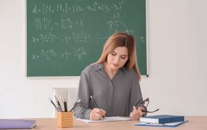Підвищення для вчителів на прифронтових територіях: доплата 4000 грн щомісяця