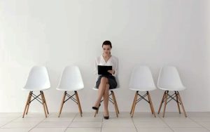 Тисячі вакансій і дефіцит кадрів: де в Україні знайти роботу найлегше