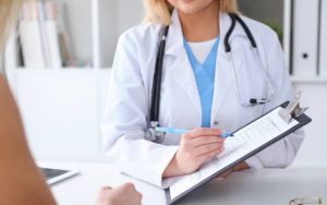 Оплата лікарняних для мобілізованих: як це працює насправді