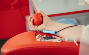 Пільги для донорів у 2026 році: чи зберігається додатковий день відпочинку