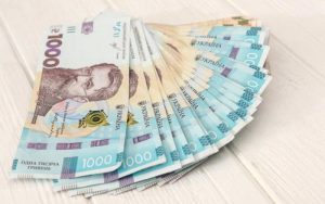 Кабмін розширив термін державної допомоги працівникам критичних галузей