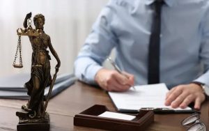 Скасування бонусів на підприємстві: які строки попередження діють