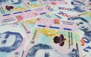 Премії до 30 % і надбавки за ранг: як оплачуватимуть держслужбу у березні