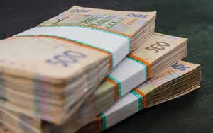 Працівникам тепло-, водо- та енергосектору почали виплачувати по 20 000 грн