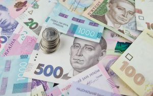 Мінімальна зарплата в Україні у 2026 році: весняних змін не буде
