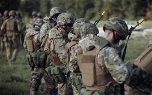 Рік без мобілізації після служби: набув чинності закон про «Контракт 18–24»