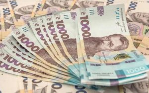 Відновлення після обстрілів: працівникам нарахують додаткові виплати