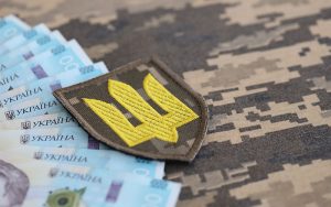 Лікарняні після поранення: ВСУ окреслив право на підвищену винагороду