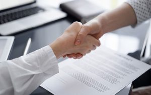 Сезонні працівники: як правильно укласти трудовий договір у 2026 році