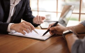 Призупинення договору ≠ зміна умов праці: що потрібно знати роботодавцю