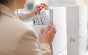 Повідомлення про прийняття працівника на роботу: зберігаємо чи ні?