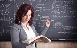 Міносвіти пояснило особливості сумісництва та оплати праці керівників закладів освіти