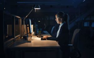 Робота у вихідні і вночі: як Верховний Суд захистив права держслужбовців