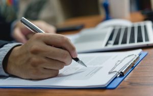 Новий статус українського правопису: від рекомендацій до обов’язкового стандарту