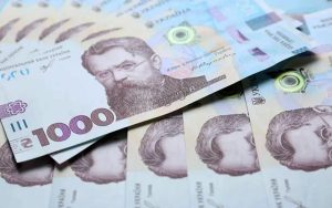 Посадовці ОМС зможуть отримувати доплати за міжнародні гранти: Закон прийнято