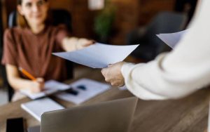 Держслужба лише із сертифікатом: Україна змінює правила кадрового відбору
