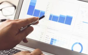 Мінфін оновив дані: скільки заробляють держслужбовці у 2026 році