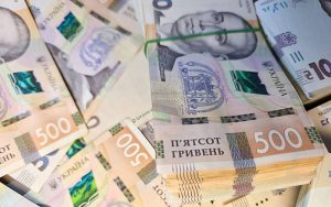 Навіть за умов війни: уряд очікує зростання зарплат до понад 43 тисяч гривень