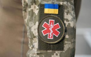 Бойові медики можуть безкоштовно здобути медичну освіту за спрощеною процедурою