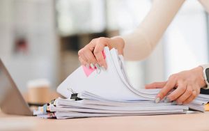 Особовий листок з обліку кадрів та особова картка працівника в особовій справі