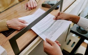Кабмін змінив правила розгляду заяв роботодавців у центрах зайнятості: що нового