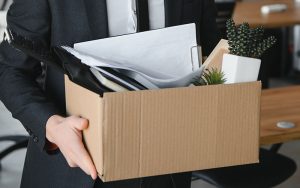 Воєнні дії та припинення трудових відносин: коли звільнення є законним