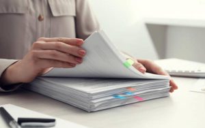 Чи потрібно оформляти особові справи й особові картки на тимчасових працівників ОМС?
