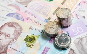 Коли роботодавець має право виплатити допомогу при звільненні, не зазначену в КЗпП