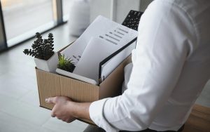 Особливості звільнення працівника у випадку набрання законної сили вироком суду, яким працівника засуджено до позбавлення волі